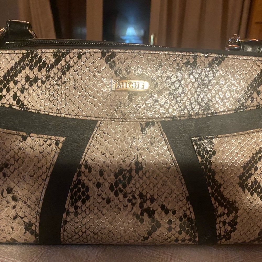 Miche Classic Base With 3 Shells. New No Tags. - image 4